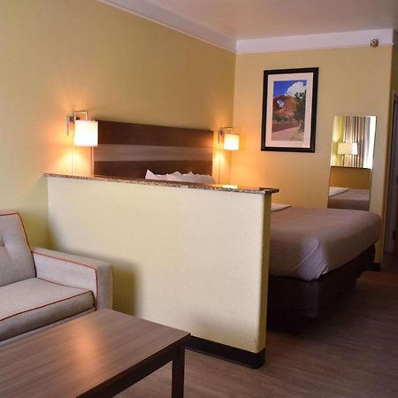 Quality Inn & Suites Gallup I-40 Exit 20 Eksteriør billede