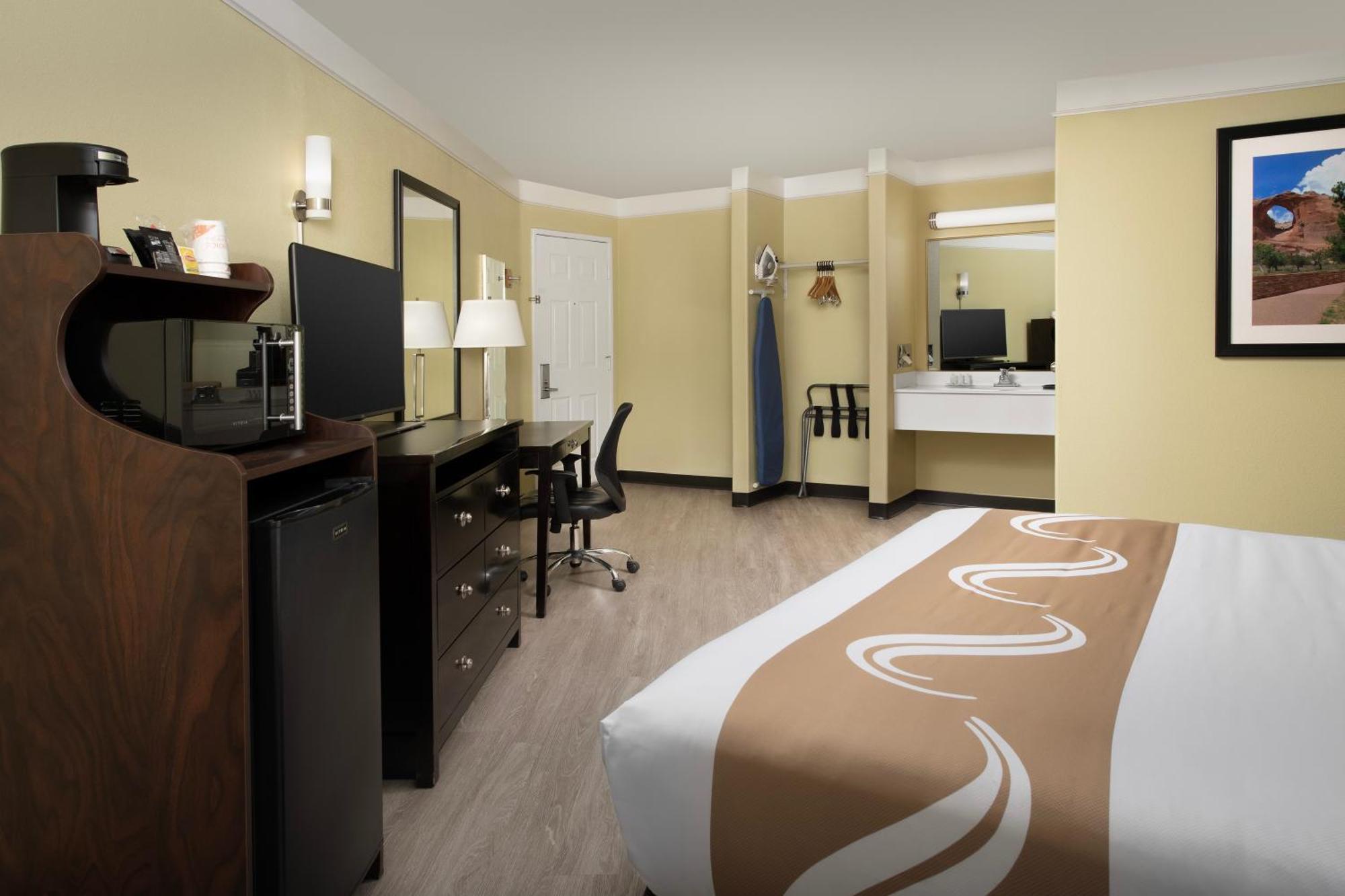 Quality Inn & Suites Gallup I-40 Exit 20 Eksteriør billede