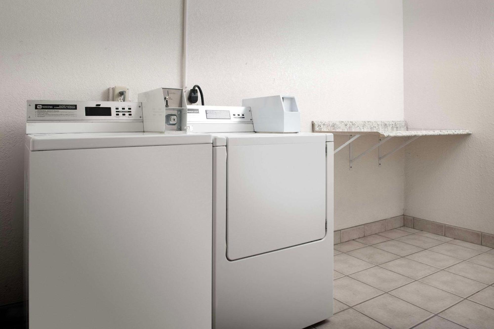 Quality Inn & Suites Gallup I-40 Exit 20 Eksteriør billede