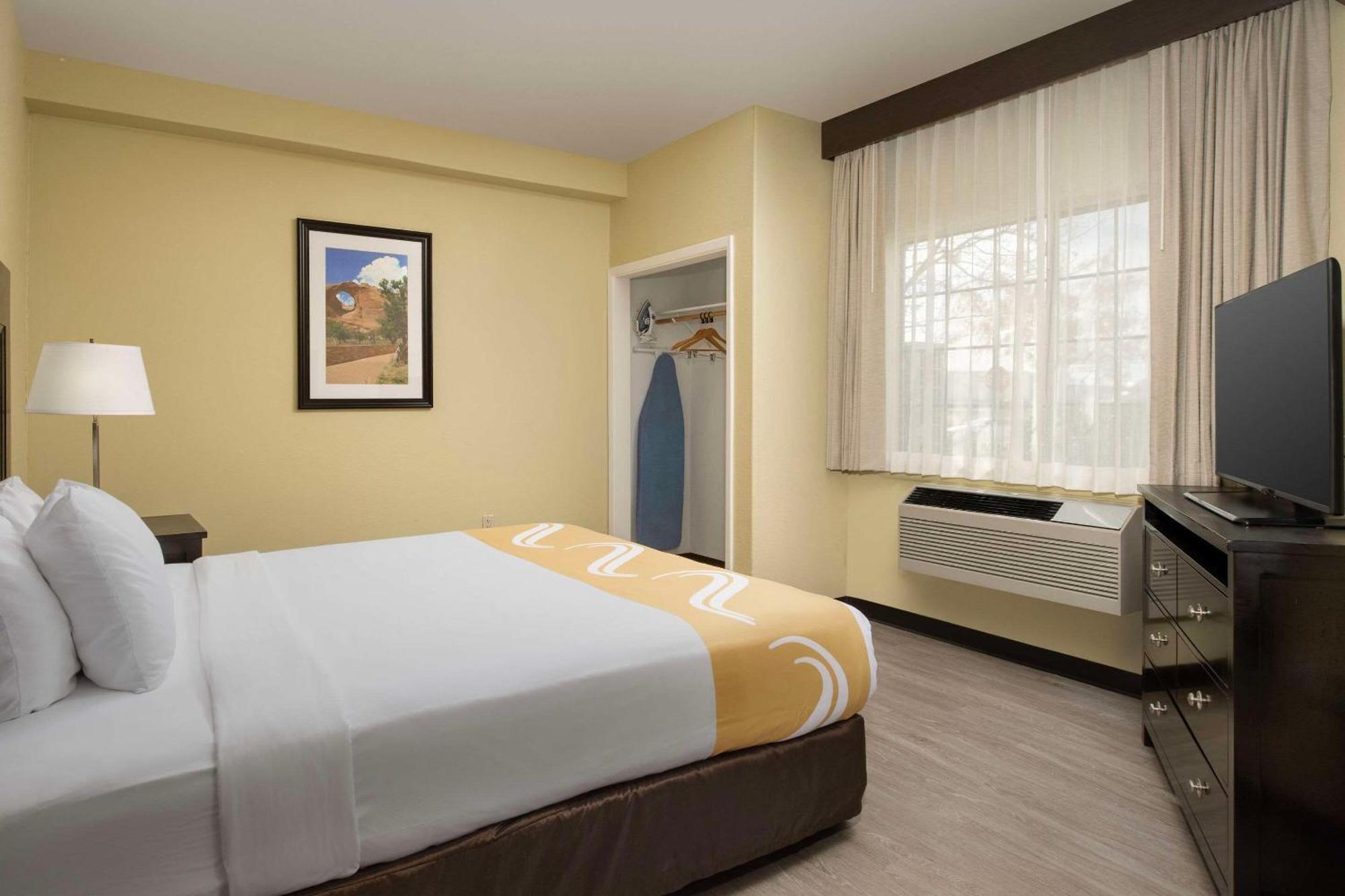 Quality Inn & Suites Gallup I-40 Exit 20 Eksteriør billede