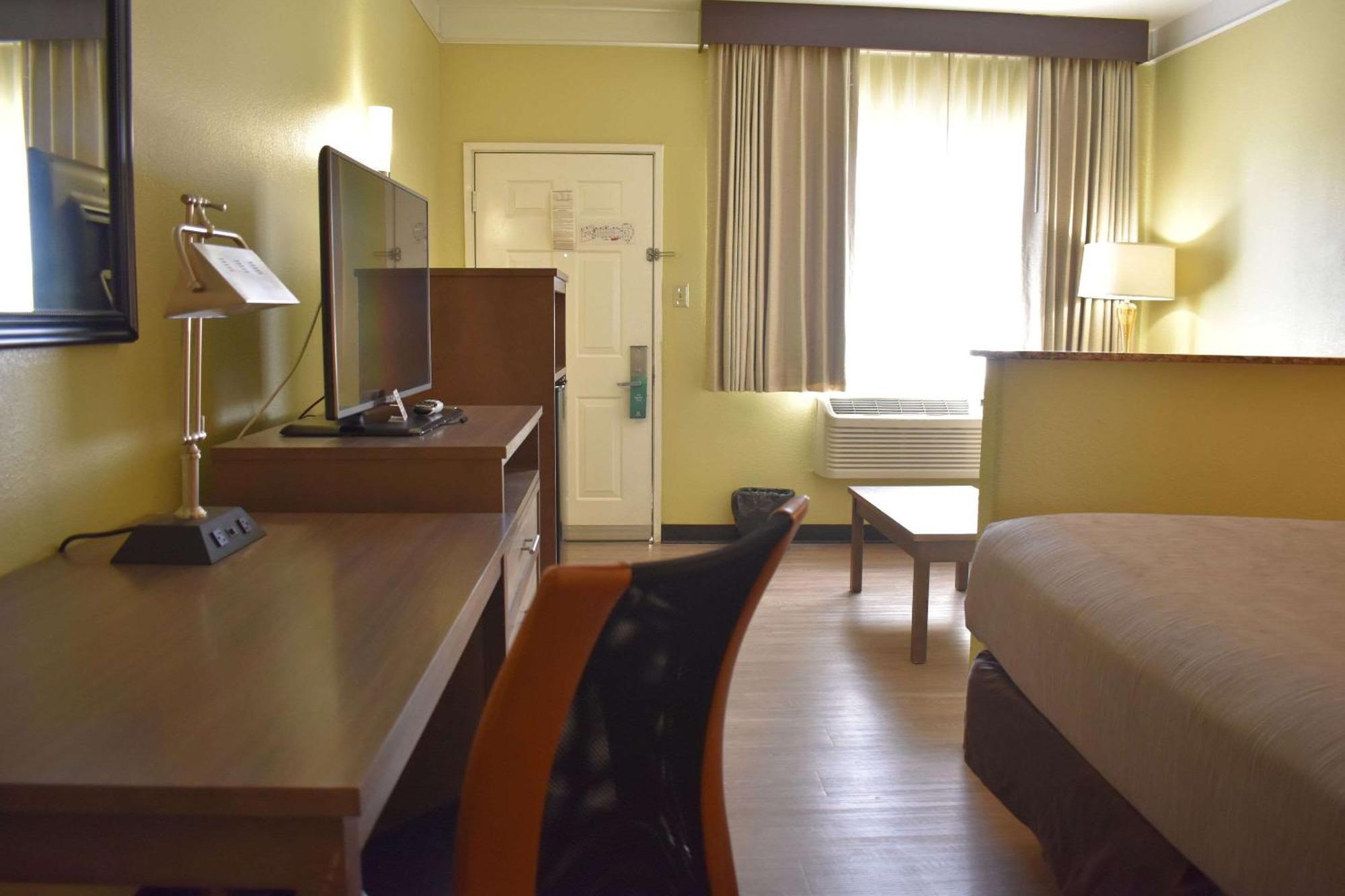 Quality Inn & Suites Gallup I-40 Exit 20 Eksteriør billede