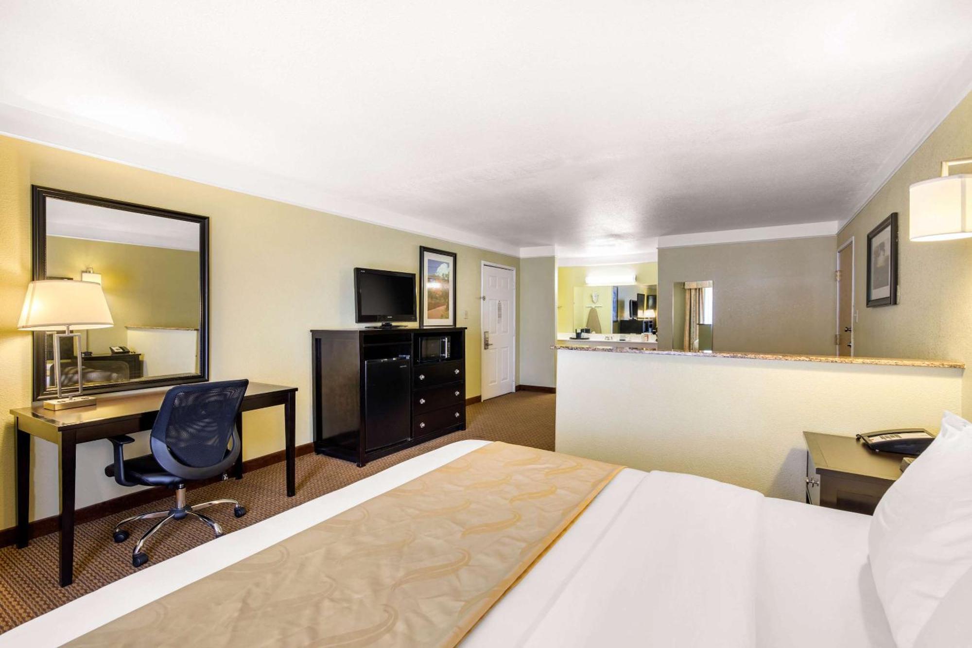 Quality Inn & Suites Gallup I-40 Exit 20 Eksteriør billede